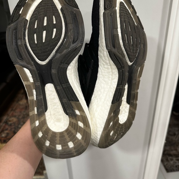 Ultraboost 22 women’s running shoes - Picture 2 of 6